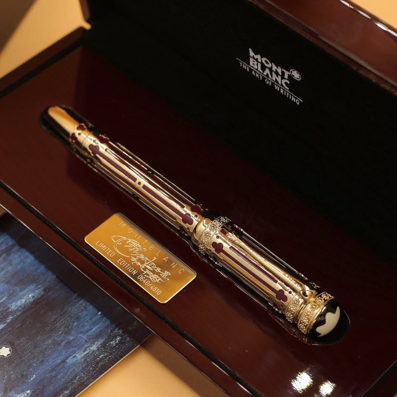 Bút ký tặng sếp Montblanc tinh xảo